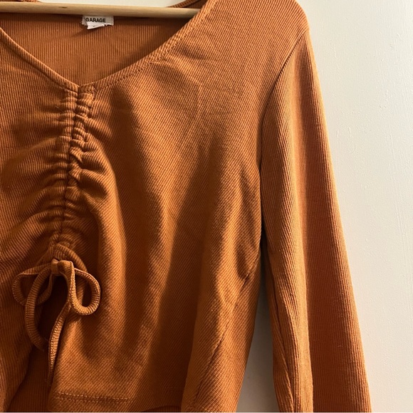 Garage Ruched Front Top - Picture 4 of 4